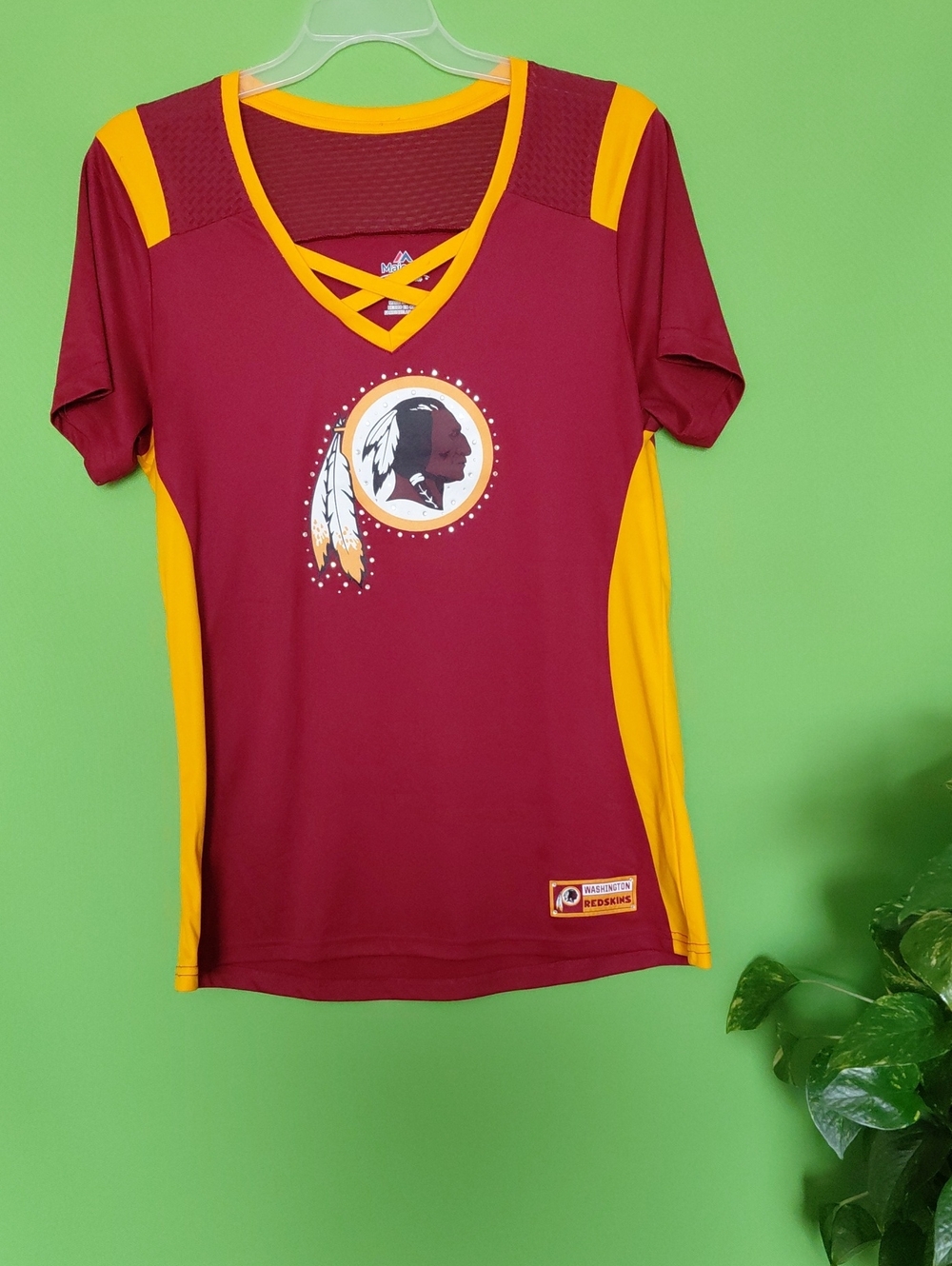 Magestic  Burgundy & Gold Short Sleeve V-Neck Redskins Team Jersey, Sz. XL.